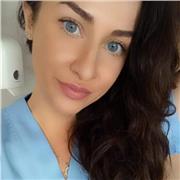 Poseo el titulo de enseñanza de lengua extranjera TEFL. Doy clases de ingles a los adultos y los niños